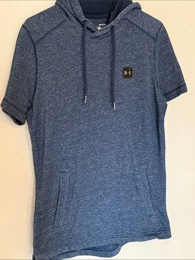 Mens Under Armour Short Sleeve Pullover Hoodie Sz M (L1)